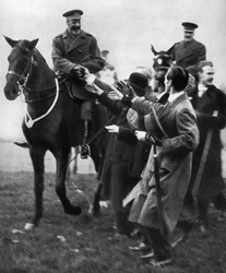 Ex-soldados y el Rey, revisión de 20,000 hombres con Insignia de Plata en Hyde Park, Londres, 1935