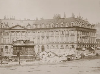 Columna caída, Place Vendôme, París, 1871