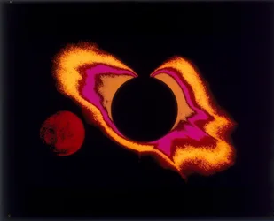 Fotografía en falso color del sol y la luna