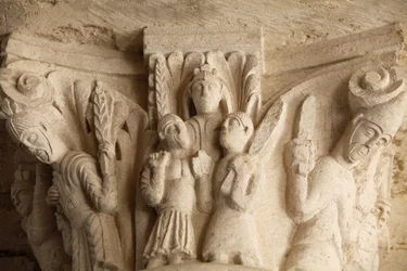 Capitel del pórtico de la basílica de la abadía de Fleury, Saint Benoit sur Loire, Francia
