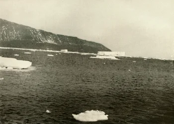 Hielo flotante frente al Cabo Adare