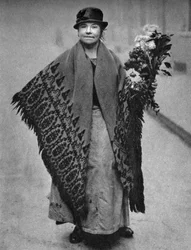 Niña de las flores, Londres, 1926-1927