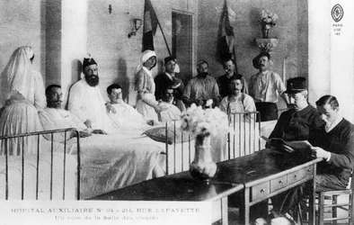 Heridos franceses, hospital auxiliar, París, Francia, Primera Guerra Mundial, 1914-1918