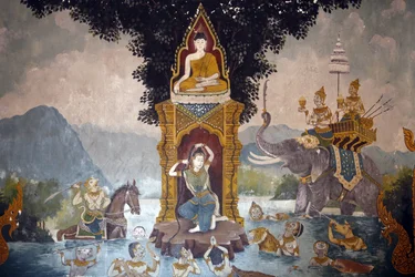 Fresco que representa una escena de la vida del Buda en Wat Phra Doi Suthep, Chiang Mai. Phra Mae Thorani retuerce su largo cabello y torrentes de agua crean una inundación. Tailandia