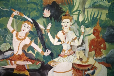 Fresco en Wat Ampharam, Hua Hin, Tailandia. Buda cortándose el cabello y renunciando a su vida anterior.