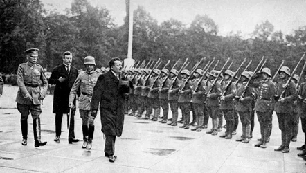 Friedrich Ebert inspeccionando las tropas, Alemania