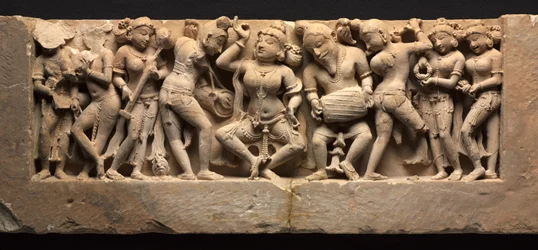 Friso con bailarín y músicos, c. 973