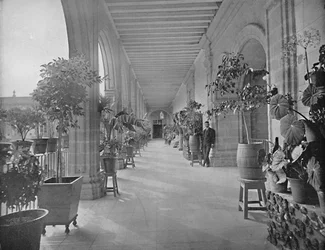Galería de la Escuela de LA Paz Vizeainas, Ciudad de México, c1897