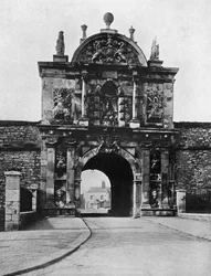 Puerta de la Ciudadela, Plymouth, Devon, 1924-1926