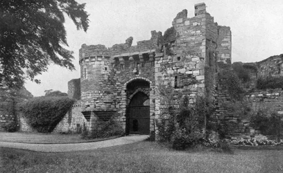 Puerta de entrada al Castillo de Beaumaris, Anglesey, Gales, 1924-1926