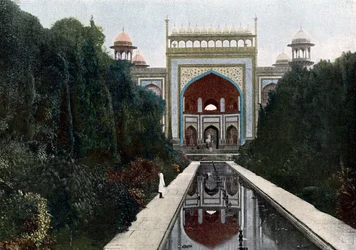 Puerta de entrada al Taj Mahal, Agra, Uttar Pradesh, India, c1890
