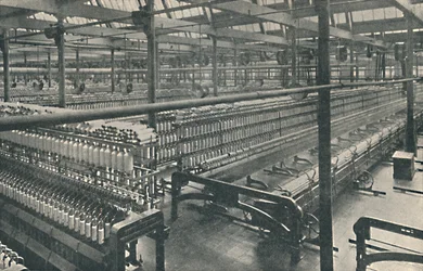 Vista general de la sala de hilado, c1917