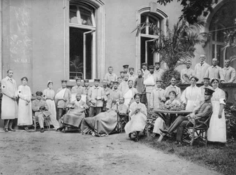 Enfermeras y pacientes alemanes, Frankfurt am Main, Alemania, Primera Guerra Mundial, 1915