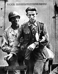 Prisionero de guerra alemán llegando a Inglaterra, escoltado por un soldado estadounidense, 1944