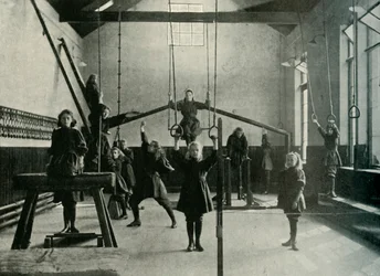 Gimnastas en la Real Institución para Sordos y Mudos, Friar Gate, Derby, 1902