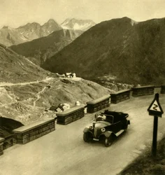 Glocknerhaus en la carretera alpina de Grossglockner, Austria, c. 1935