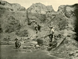 Buscadores de oro trabajando cerca de Beechworth, Victoria, 1901