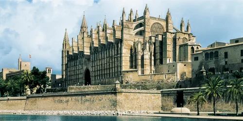 Arte gótico: vista de la catedral de Santa María, Palma de Mallorca. 1260-1630, Palma de Mallorca (Mallorca), España