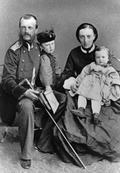 Gran Duque Michael Nikolaevich de Rusia y su familia, c1862