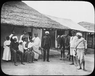 Grupo de coolies indios, Sudáfrica, c. 1890