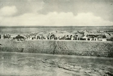 Guardando las orillas del Canal de Suez, 1919