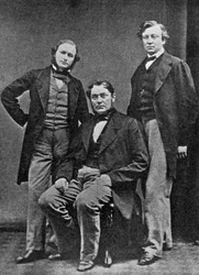 Gustav Kirchhoff, Robert Bunsen y Henry Roscoe, científicos, c1860