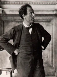 Gustav Mahler, compositor y director de orquesta austríaco, 1900s