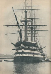 HMS Victory antes de ser trasladado al dique seco en 1922, 1936