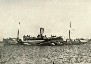 Crucero auxiliar H.M. Coronado camuflado, 1919