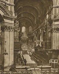 Altar Mayor de San Pablo visto desde la larga vista del coro, c1935