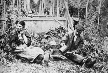 Recolectores de lúpulo, campos de lúpulo de Kent, c1922