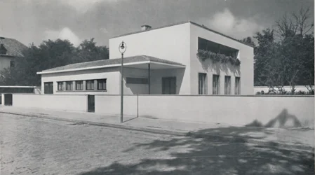 Casa en Bucarest por Rudolf Frankel