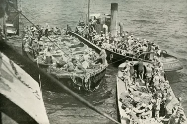 Cómo los heridos fueron llevados a los barcos hospital, 1919