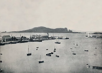 Howth - Vista general del puerto y el ojo de Irlanda, 1895
