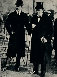 En Hyde Park con el Príncipe Heredero de Suecia, 1917, 1945