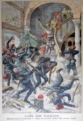 En los Balcanes: Macedonios defendiéndose con bombas contra Soldados Turcos, 1903