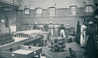 En la cocina de la prisión de Holloway, Londres, c1901