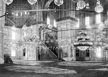 Dentro de la Mezquita de Muhammad Ali en la Ciudadela de Saladino, El Cairo, Egipto, c1920s
