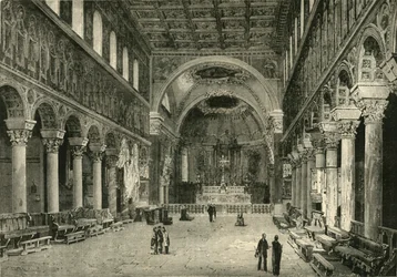 Interior de San Apollinare Nuovo, Rávena