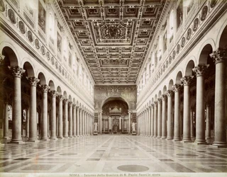 Interior de la Basílica de San Pablo Extramuros, Roma, Italia, finales del siglo XIX o principios del siglo XX