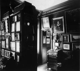 Interior del Museo del autor e historiador Alexander Onegin en París