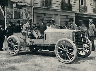 Jarrott antes del comienzo de la Carrera de la Muerte, 1937
