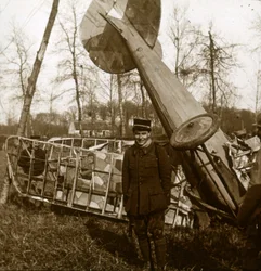 Jean Chaput frente a su 11ª victoria, c1914-c1918