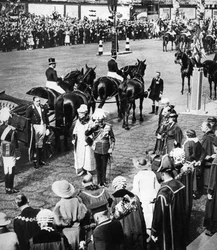 El rey Jorge V y los alcaldes de los distritos del norte de Londres en Marylebone, Jubileo de Plata, 1935