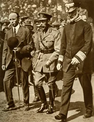 El rey Jorge V asiste a un partido de béisbol en Stamford Bridge, Londres, 1935