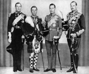 Los hijos del Rey Jorge V, 1933, 1936