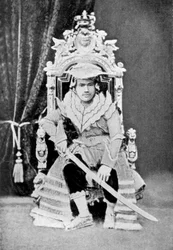 Rey Thibaw de Birmania en traje de corte completo, c1900, c1920