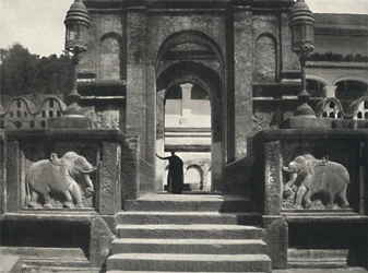 Monasterio en el Templo del Diente Sagrado Dalada Maligawa Vihara, Kandy, 1926