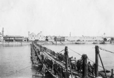 Puente de botes de Kotah, Bagdad, Irak, 1917-1919