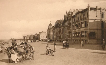 La Digue, el paseo, c1900